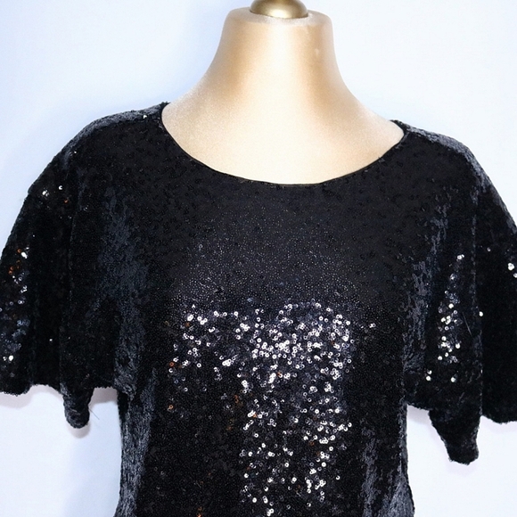 ANTHROPOLOGIE Sequin Cropped Tee, pullover styling, black, Small - Picture 3 of 9